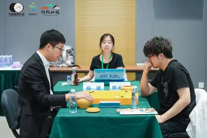 “衢州·烂柯杯”棋王争霸燃爆京城，围棋与足球跨界激荡球迷热血