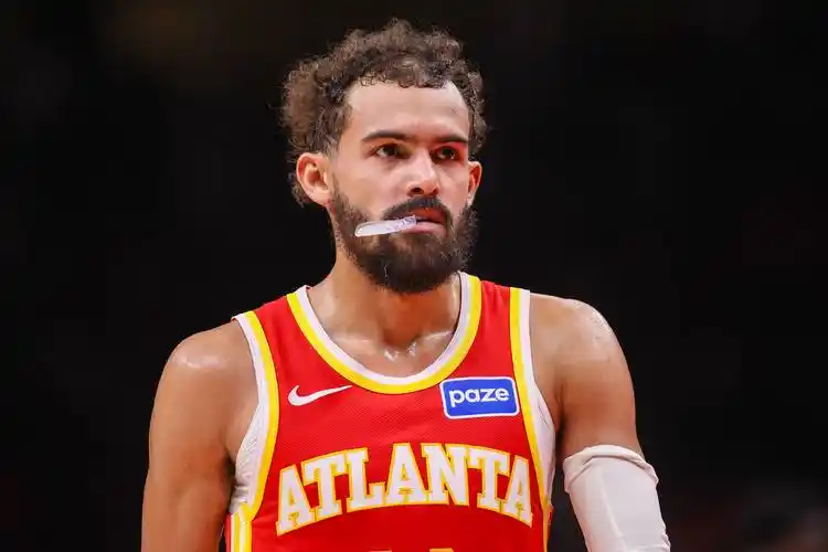 拒绝4900万！特雷-杨跳出合同引连锁反应，中国球迷热议NBA球星“另类转会潮”