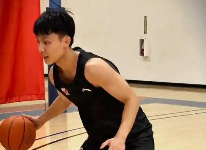 徐杰海外特训剑指蜕变，广东后卫欲借夏训打磨全能身手